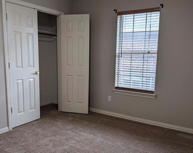 904 Canal Street - Photo Thumbnail 12