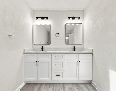 6008 Golden Gate Drive - Photo Thumbnail 15