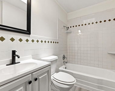 6008 Golden Gate Drive - Photo Thumbnail 12
