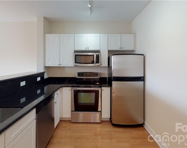 1315 East Boulevard - Photo Thumbnail 2