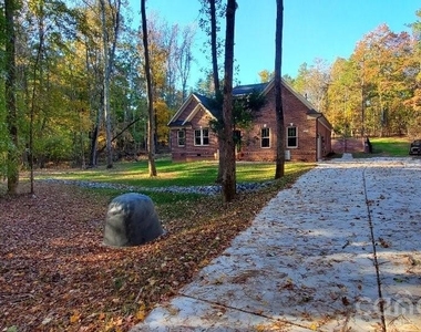 550 Cottonfield Circle - Photo Thumbnail 1