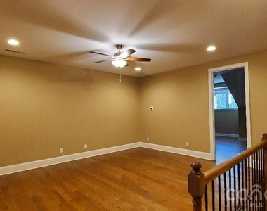 550 Cottonfield Circle - Photo Thumbnail 16