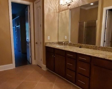 550 Cottonfield Circle - Photo Thumbnail 14