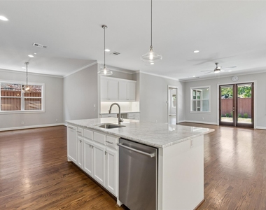 6030 Vickery Boulevard - Photo Thumbnail 5