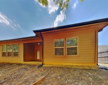 1121 Hidden Lake Drive - Photo Thumbnail 19