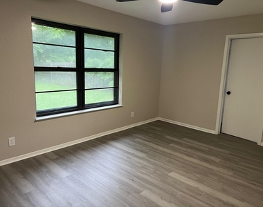 1118 Pawnee Street - Photo Thumbnail 10