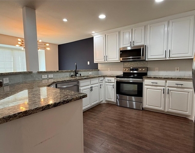 9432 Timberleaf Drive - Photo Thumbnail 11