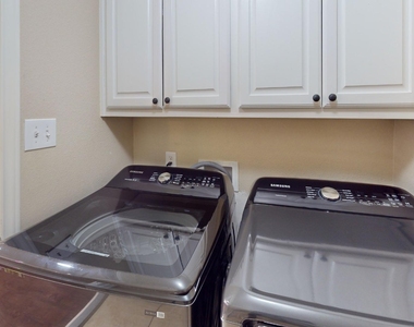 9432 Timberleaf Drive - Photo Thumbnail 32