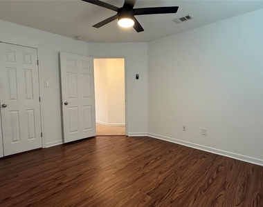 9432 Timberleaf Drive - Photo Thumbnail 21