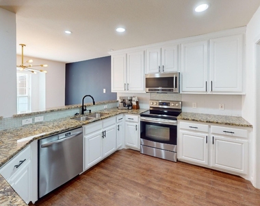 9432 Timberleaf Drive - Photo Thumbnail 13