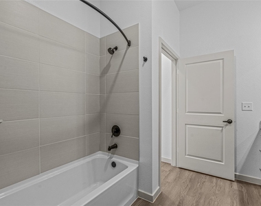 7455 W Camp Wisdom Road - Photo Thumbnail 8