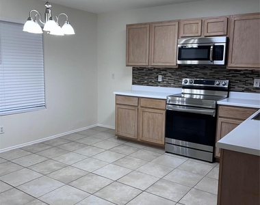 1438 Eastview Drive - Photo Thumbnail 1