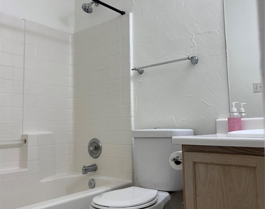 1438 Eastview Drive - Photo Thumbnail 7