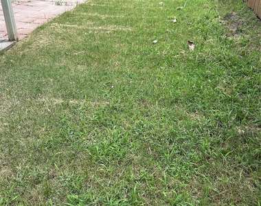 1438 Eastview Drive - Photo Thumbnail 13