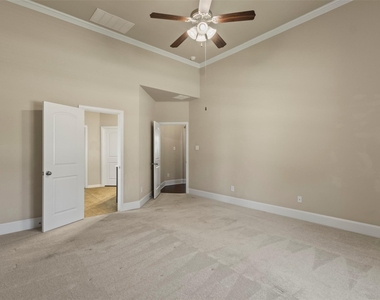 2606 Kennedy Drive - Photo Thumbnail 12