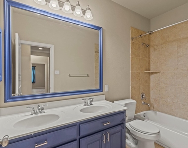 2606 Kennedy Drive - Photo Thumbnail 21