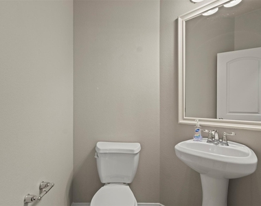 2606 Kennedy Drive - Photo Thumbnail 18