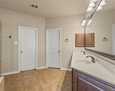 2606 Kennedy Drive - Photo Thumbnail 15