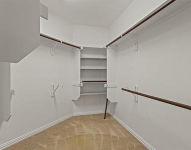 2606 Kennedy Drive - Photo Thumbnail 16