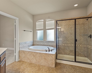 2606 Kennedy Drive - Photo Thumbnail 14