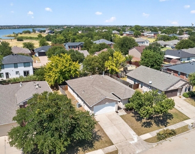 625 Spillway Drive - Photo Thumbnail 7