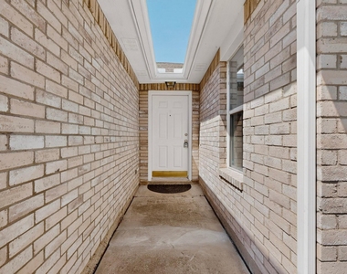625 Spillway Drive - Photo Thumbnail 13