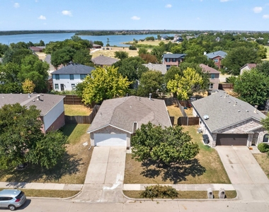 625 Spillway Drive - Photo Thumbnail 6