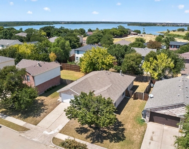 625 Spillway Drive - Photo Thumbnail 8