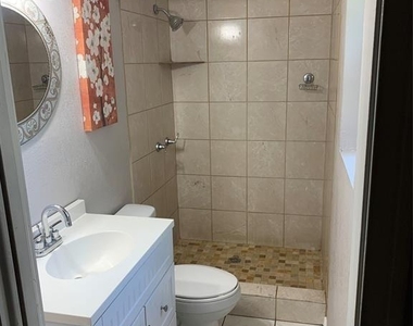 114 Barbara Way - Photo Thumbnail 4