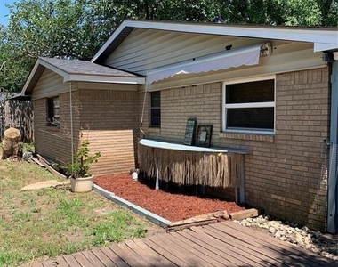 114 Barbara Way - Photo Thumbnail 5