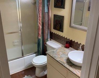 114 Barbara Way - Photo Thumbnail 3