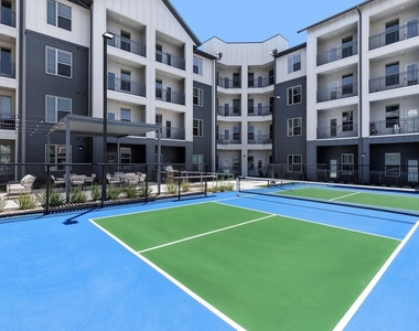 2400 Ace Lane - Photo Thumbnail 14