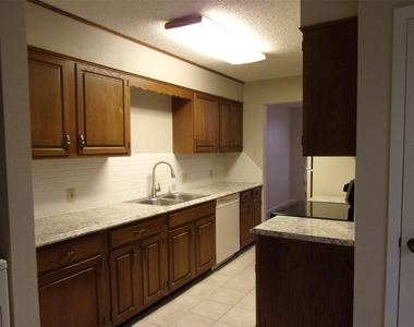 22 Crossroads Drive - Photo Thumbnail 5