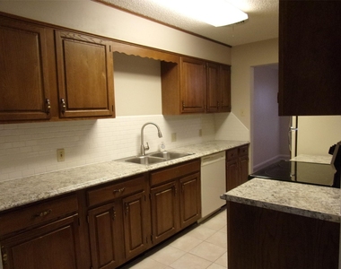 22 Crossroads Drive - Photo Thumbnail 6