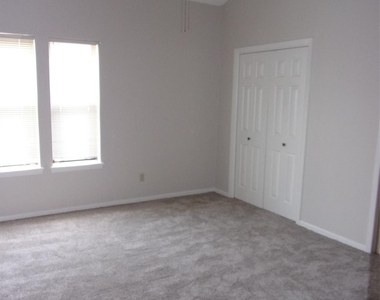 22 Crossroads Drive - Photo Thumbnail 12