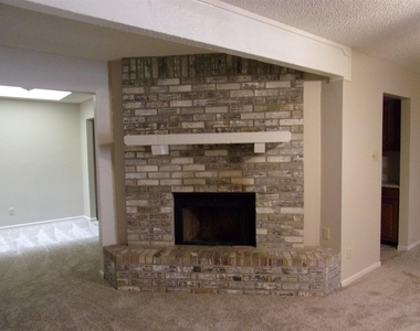 22 Crossroads Drive - Photo Thumbnail 3