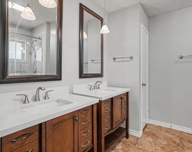 7321 Augusta Circle - Photo Thumbnail 16