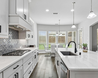 629 Singing Water Drive - Photo Thumbnail 14