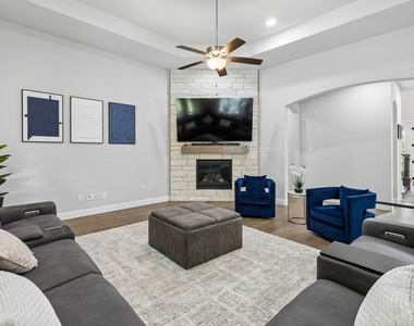 629 Singing Water Drive - Photo Thumbnail 9