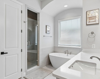 629 Singing Water Drive - Photo Thumbnail 19
