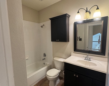 442 Trinity Drive - Photo Thumbnail 24
