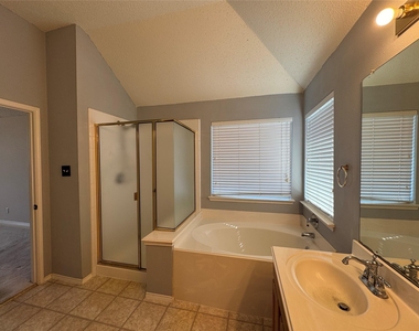 442 Trinity Drive - Photo Thumbnail 20