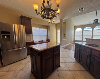 442 Trinity Drive - Photo Thumbnail 8