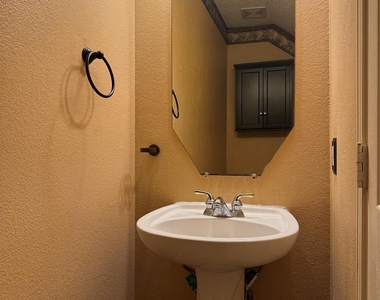 442 Trinity Drive - Photo Thumbnail 12