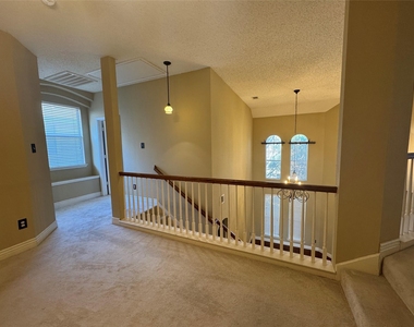 442 Trinity Drive - Photo Thumbnail 17