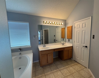 442 Trinity Drive - Photo Thumbnail 19