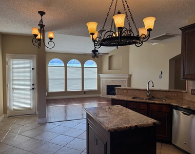 442 Trinity Drive - Photo Thumbnail 6
