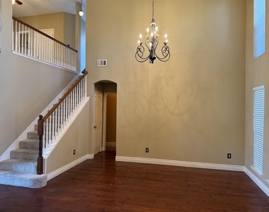 442 Trinity Drive - Photo Thumbnail 3