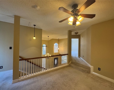 442 Trinity Drive - Photo Thumbnail 16