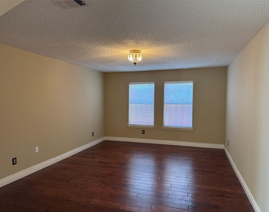 442 Trinity Drive - Photo Thumbnail 13